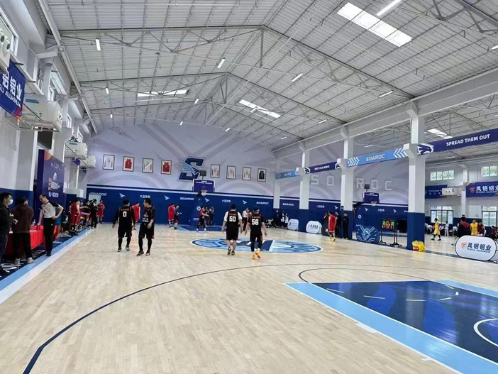 蒸發(fā)冷省電空調(diào)-射流式工業(yè)空調(diào)柜機(jī)，應(yīng)用于室內(nèi)籃球館降溫控溫